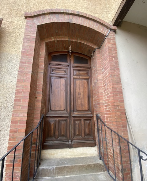 Maison de rue avec garage, jardin, local à Seissan